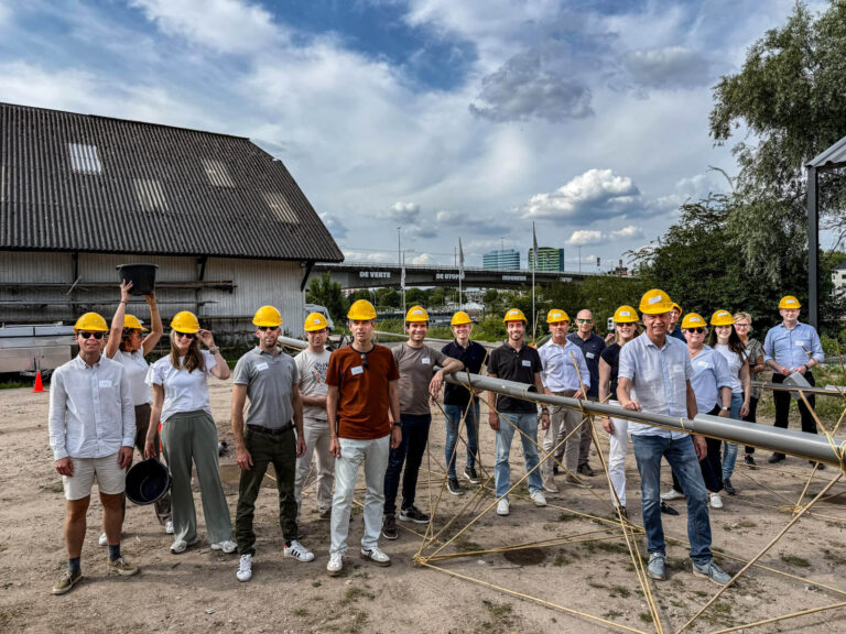 ee-teambuilding-bamboe-bouwen-26