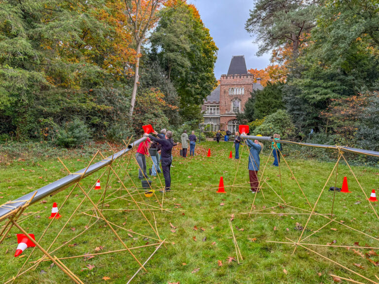 ee-teambuilding-bamboe-bouwen-72